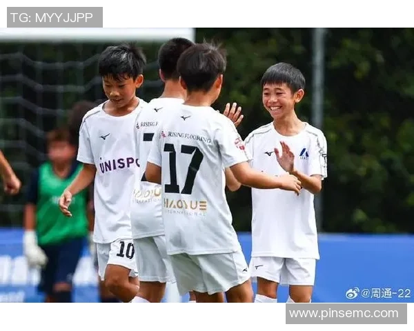 足球明星与孩子们的欢乐时光精彩瞬间合集视频分享